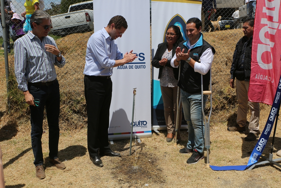 Alcalde De Quito Entreg Sistema De Agua Potable Para Los Barrios Altos