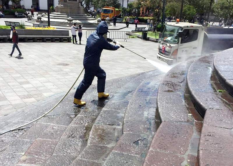 Emaseo Ep Contin A Realizando Hidrolavado En Plazas Y Bulevares De