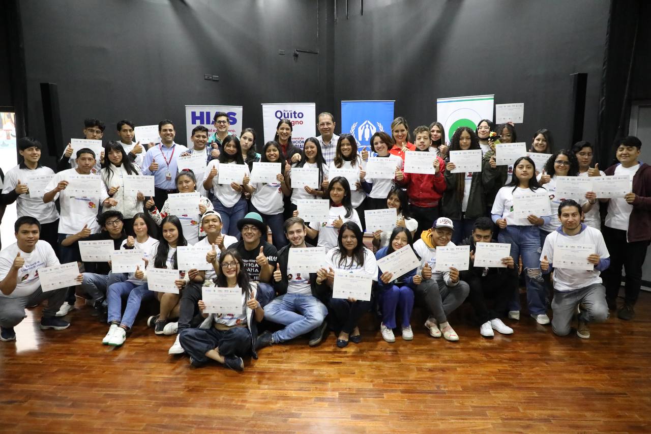 Entrega De Certificados A Participantes En La Escuela De Liderazgo