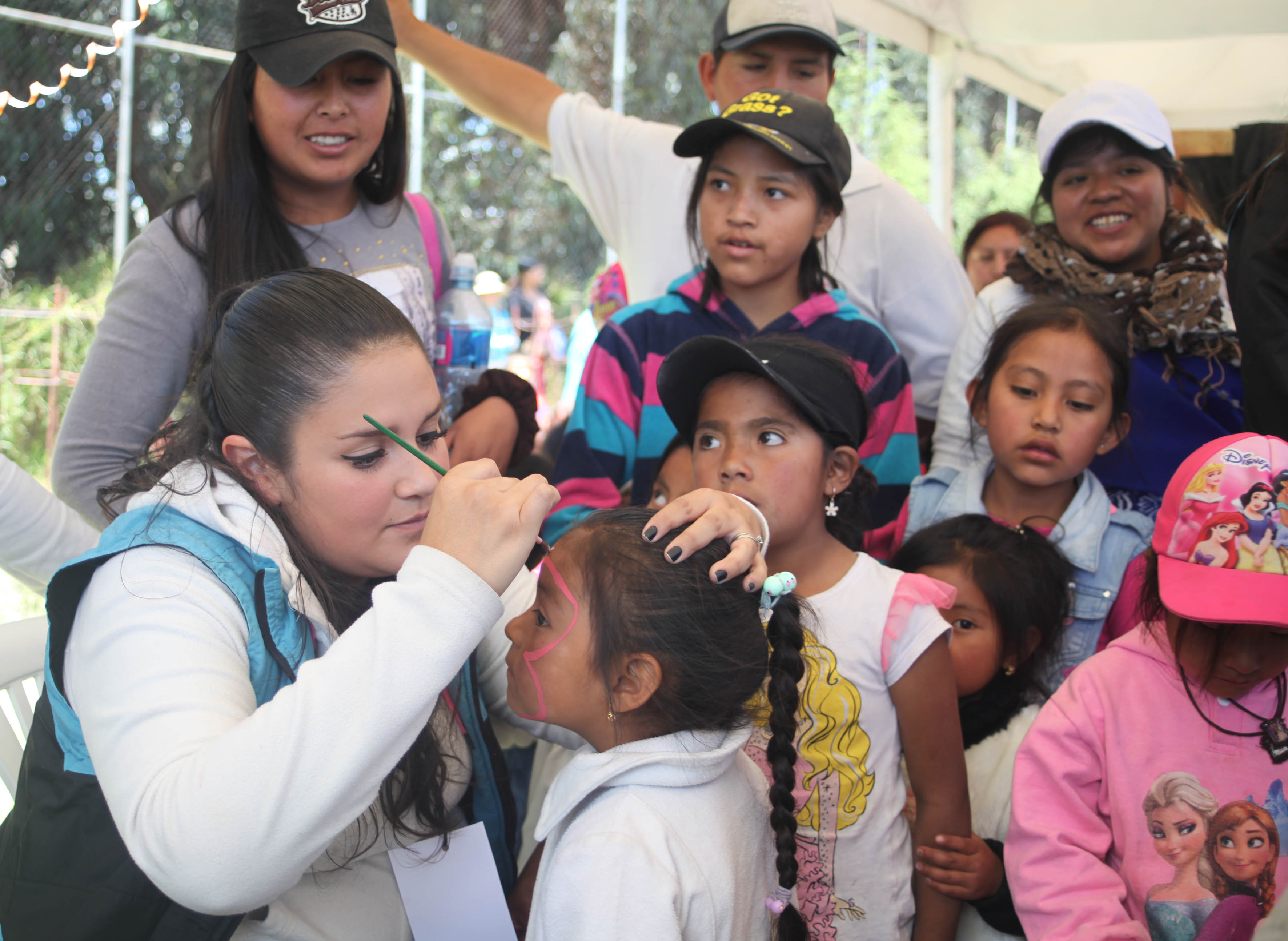 Caritas pintadas en el Verano en familia Quito Informa