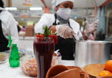 Disfrute de la tradicional colada morada en los mercados de Quito