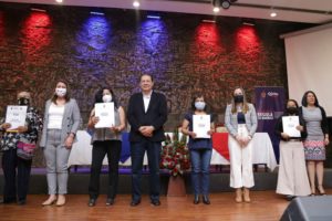 Municipio de Quito entregó 53 títulos de propiedad a familias de La Delicia