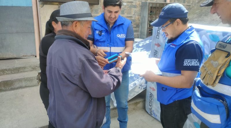 Doce familias damnificadas recibieron menaje de casa