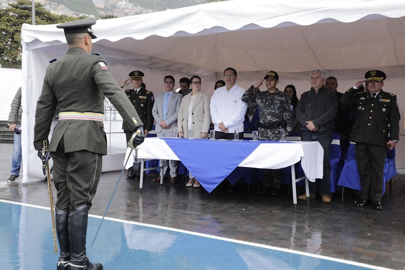 Municipio de Quito entregó 50 camionetas a la Policía Nacional - El Comercio