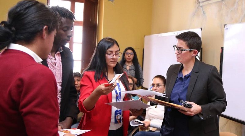 Municipio se reunió con estudiantes y docentes de la UCE