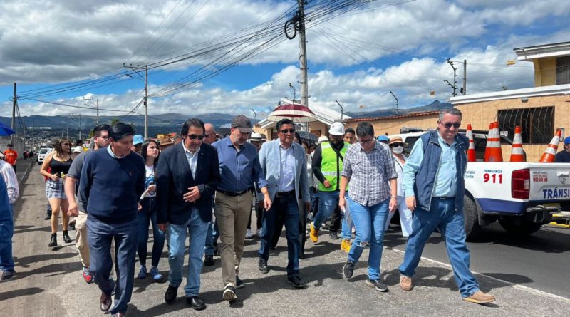 Alcalde Pabel Muñoz entregó obra en San Pedro de Taboada