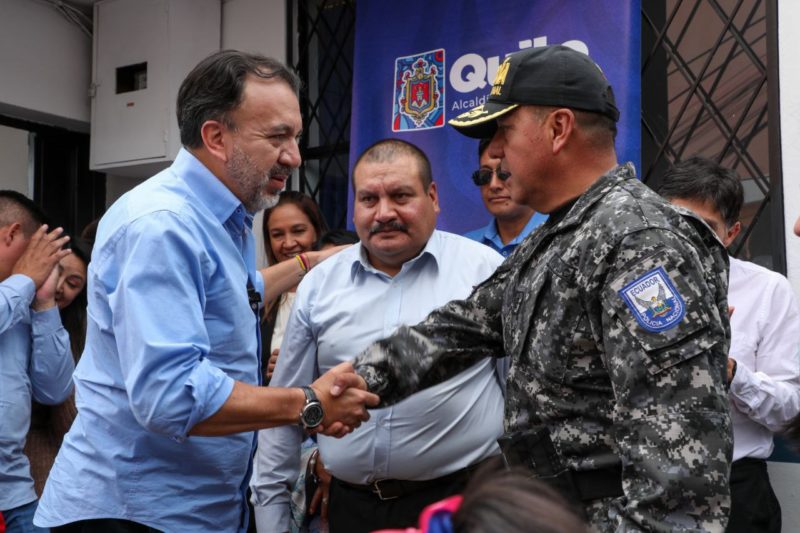 Municipio de Quito entregó 50 camionetas a la Policía Nacional - El Comercio