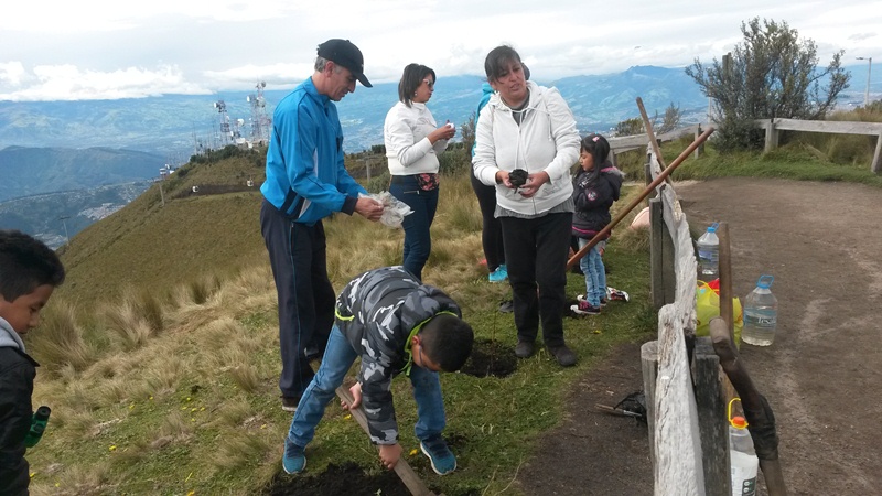 Epmaps y la comunidad contribuyen a conservar el páramo – Quito Informa